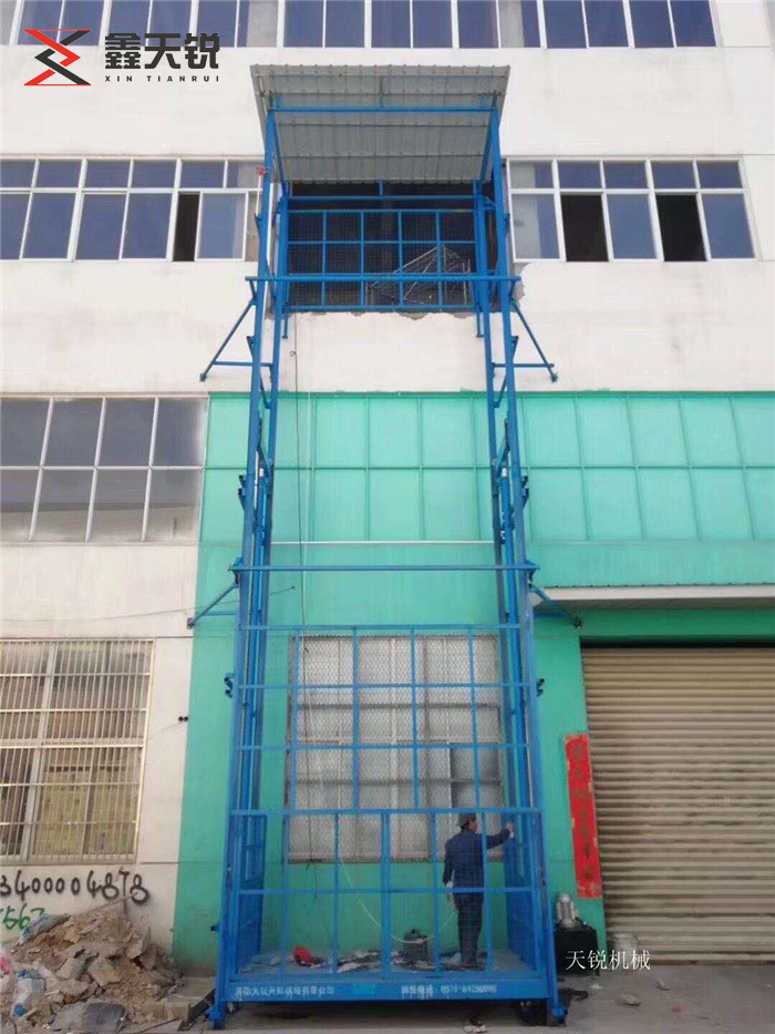 天门室外导轨式升降机